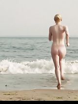 naked moms, Dakota Fanning